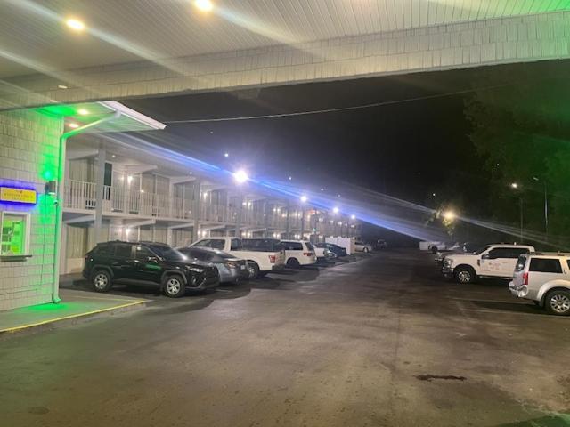 ซูเปอร์ 8 บาย วินด์แฮม คิงส์แลนด์ Hotel ภายนอก รูปภาพ